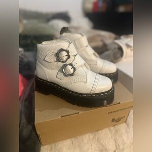 Dr. Marten Devon Flower white ankle boots LIKE NEW